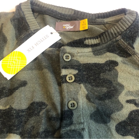 NWT Rumi + Ryder The Classic Cozy Henley Raglan Olive Camouflage Size L (12-14) - Picture 4 of 8